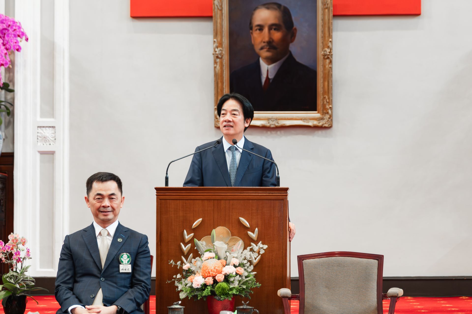 總統賴清德今日接見「中華民國第48屆、海外華人第34屆創業楷模暨創業相扶獎」得獎人，肯定大家展現臺灣韌性、務實與創新精神。（總統府提供）