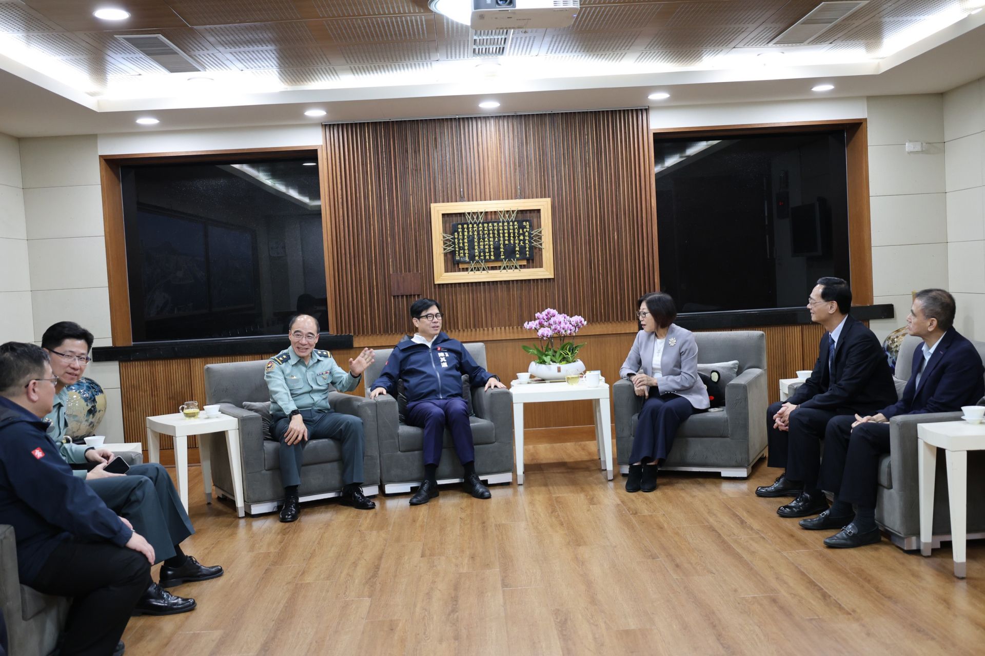 8軍團指揮官廖中將昨日拜會高雄市長陳其邁，期攜手合作，共同提升區域安全與韌性。（８軍團提供）