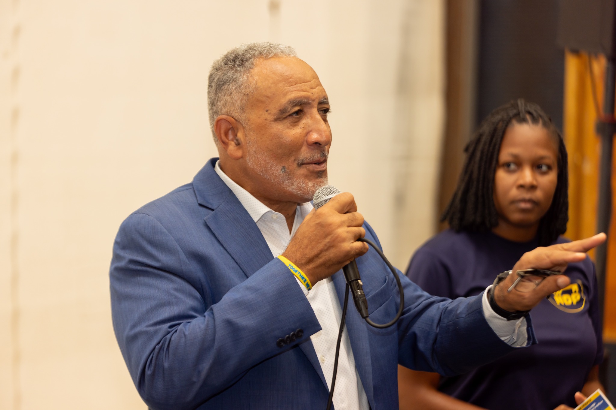 新民主黨黨魁佛萊代宣布贏得國會大選，將接任聖文森及格瑞那丁總理。（取自佛萊代臉書）