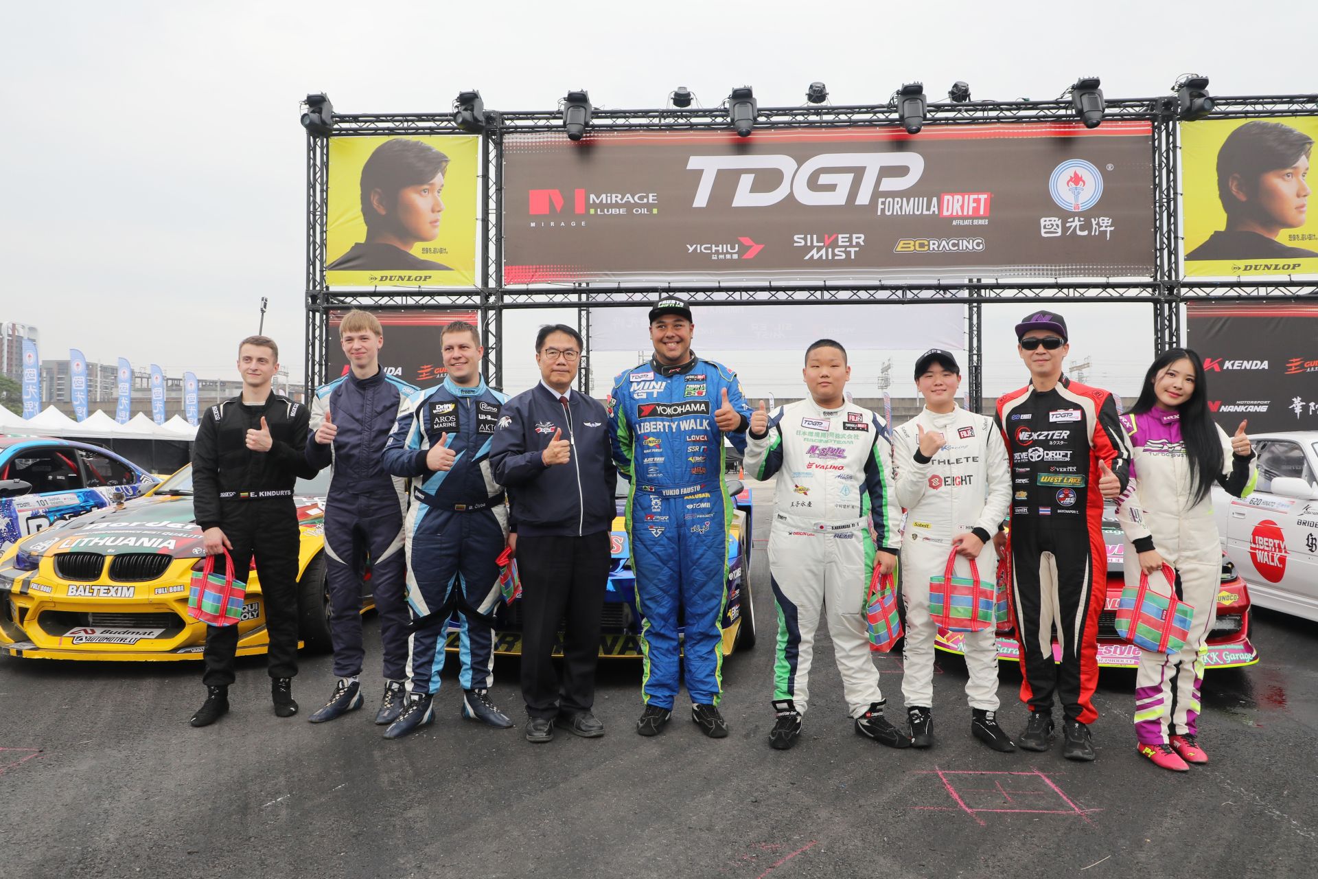 「2025 TDGP美國賽車節」活動將於明、後兩日在大臺南會展中心後方廣場熱力登場，今日舉辦選手見面暨歡迎會，臺南市長黃偉哲親臨現場。（臺南市政府提供）