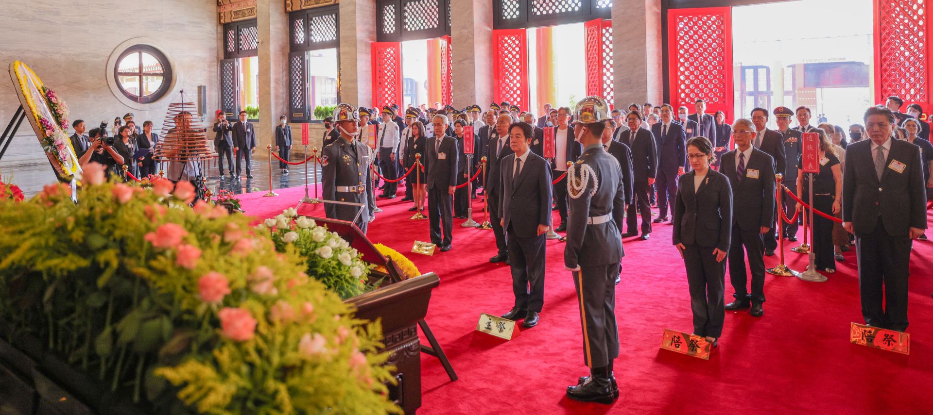  「中華民國114年秋祭忠烈殉職人員典禮」昨日在圓山國民革命忠烈祠隆重舉行，賴總統擔任主祭，蕭副總統、卓揆等人陪祭。（記者王子昌攝）