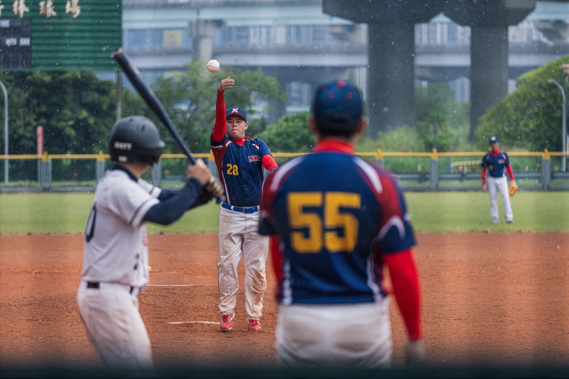 「2025第23屆總統盃全國慢速壘球錦標賽」昨日圓滿落幕，國防部榮獲中央部會組冠軍，完成12連霸壯舉。（記者謝沛宸攝）