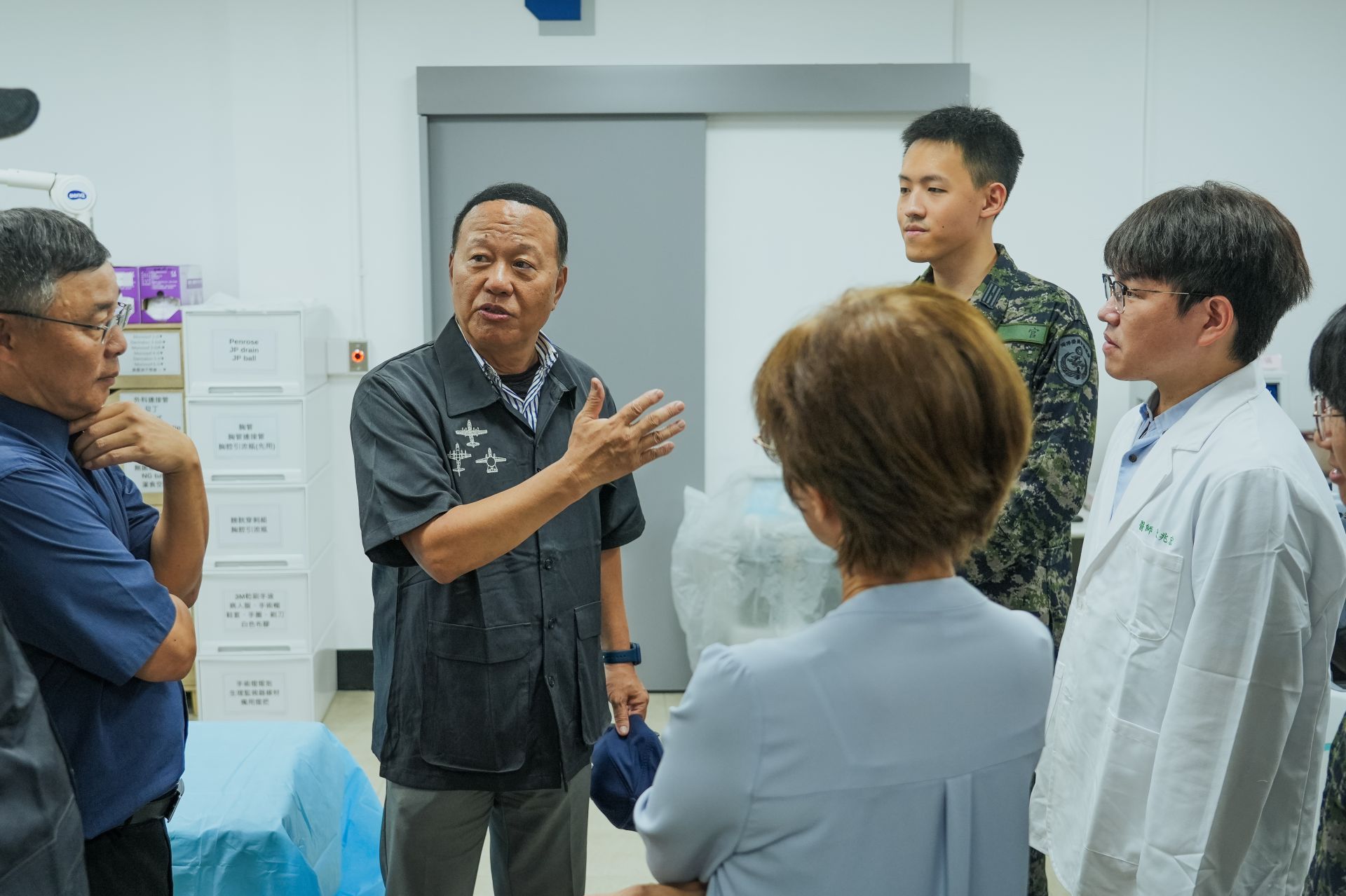  柏副部長走訪東光醫院，了解島上醫療量能。（軍聞社記者陳傳奇攝）