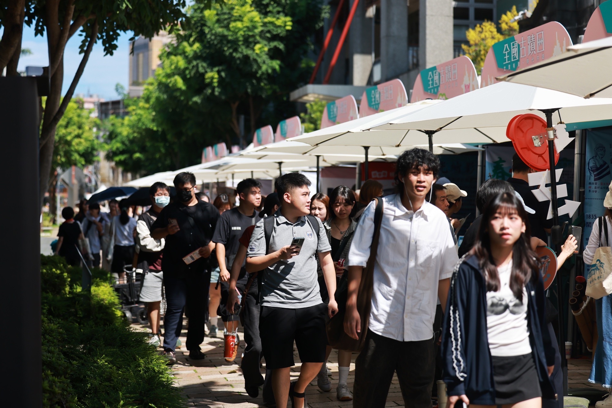 「2025全國古蹟日」活動熱鬧登場，人潮踴躍。（文化部文化資局提供）
