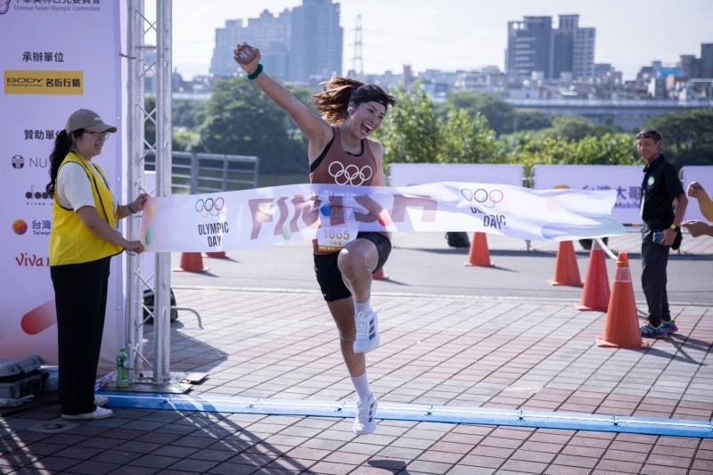 來自法國的林小安拿下10公里挑戰組冠軍。（中華奧會提供）