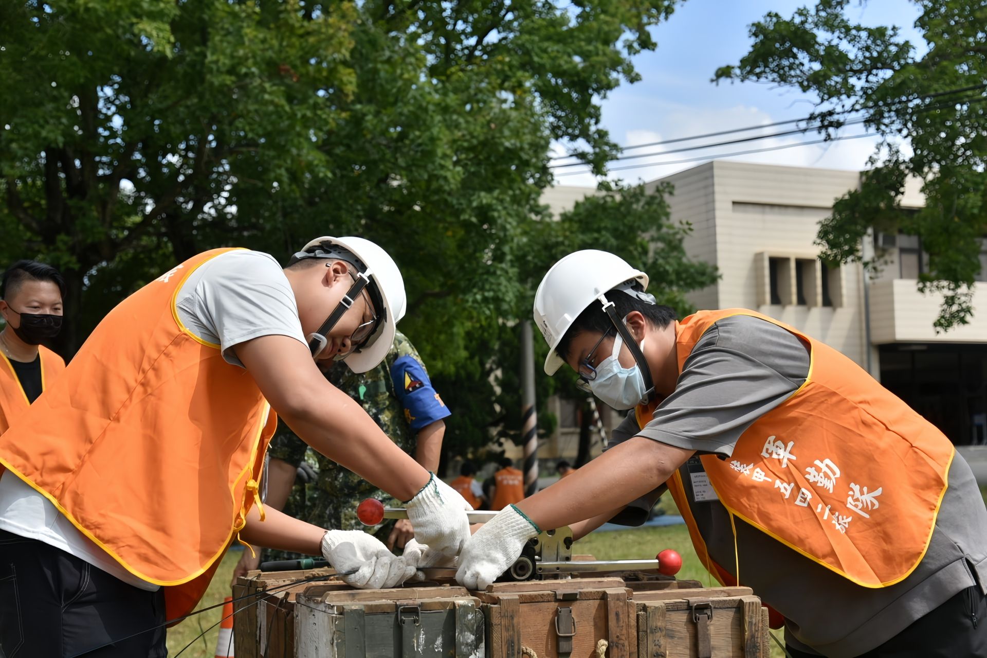 裝甲542旅辦理軍事勤務召集訓練，使召員熟稔專長技能。（542旅提供）