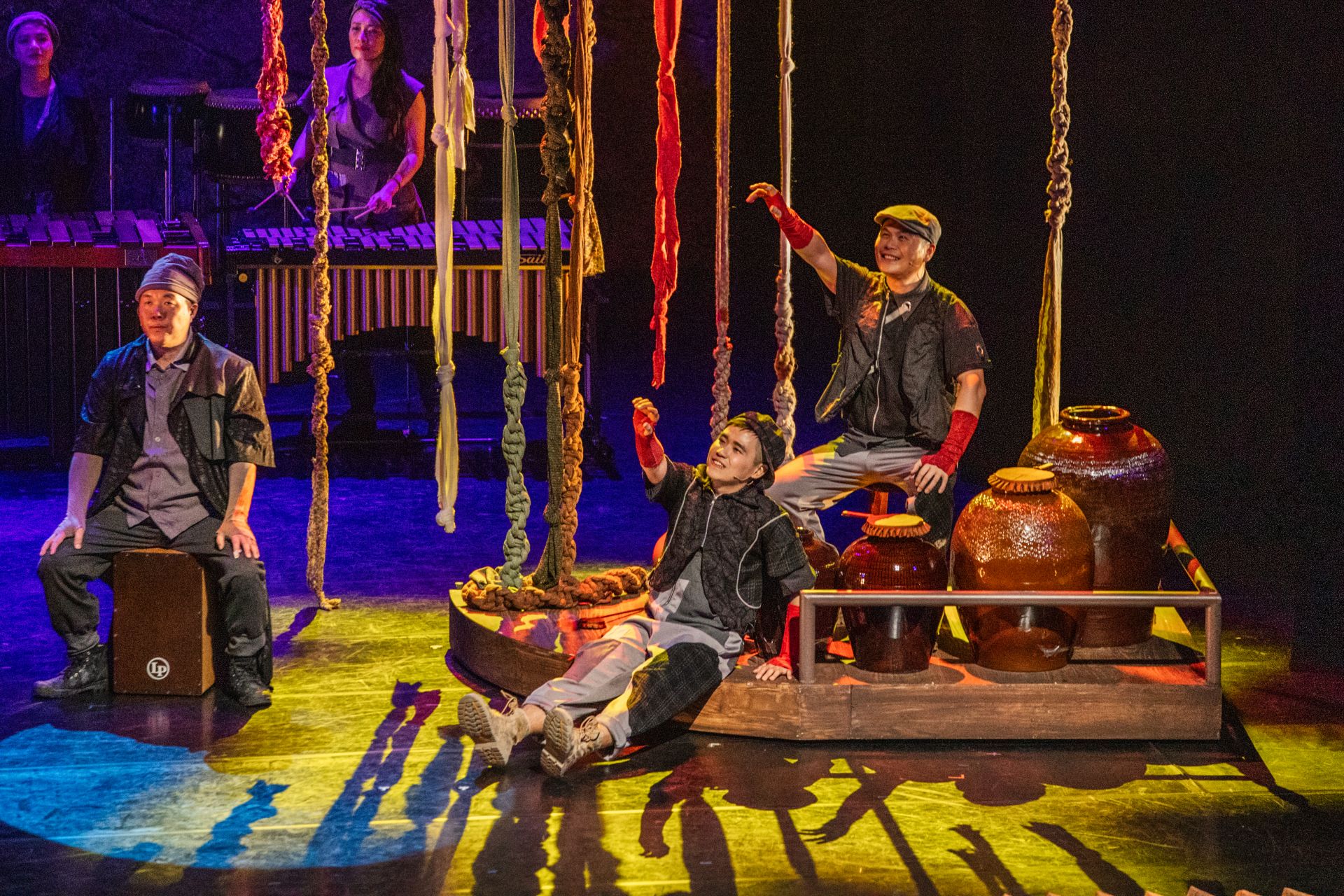  擊樂劇場《泥巴》，揉合陶藝與打擊樂的跨界共鳴。（朱團提供）