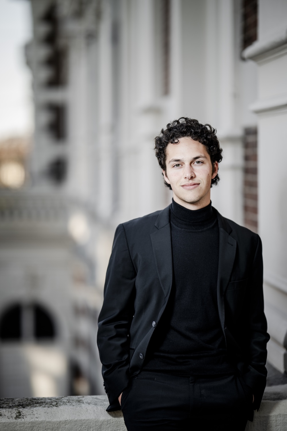  伊莉莎白皇后國際鋼琴大賽新科首獎得主梅爾森，9月北高開獨奏會。（鵬博藝術提供）