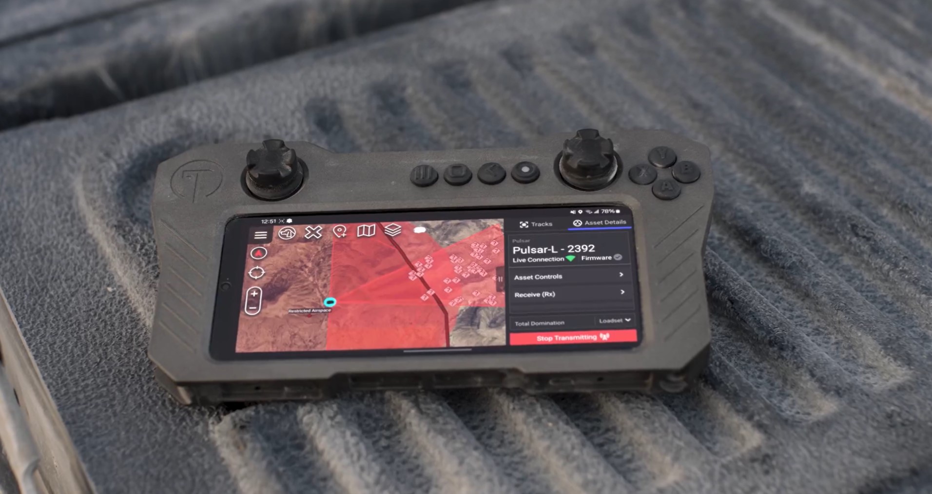  「脈衝星」系統可實施電子反制（ECM）等電磁頻譜作戰，可干擾來襲無人機等新興威脅，提供部隊可靠電戰防護。（取自Anduril官網）