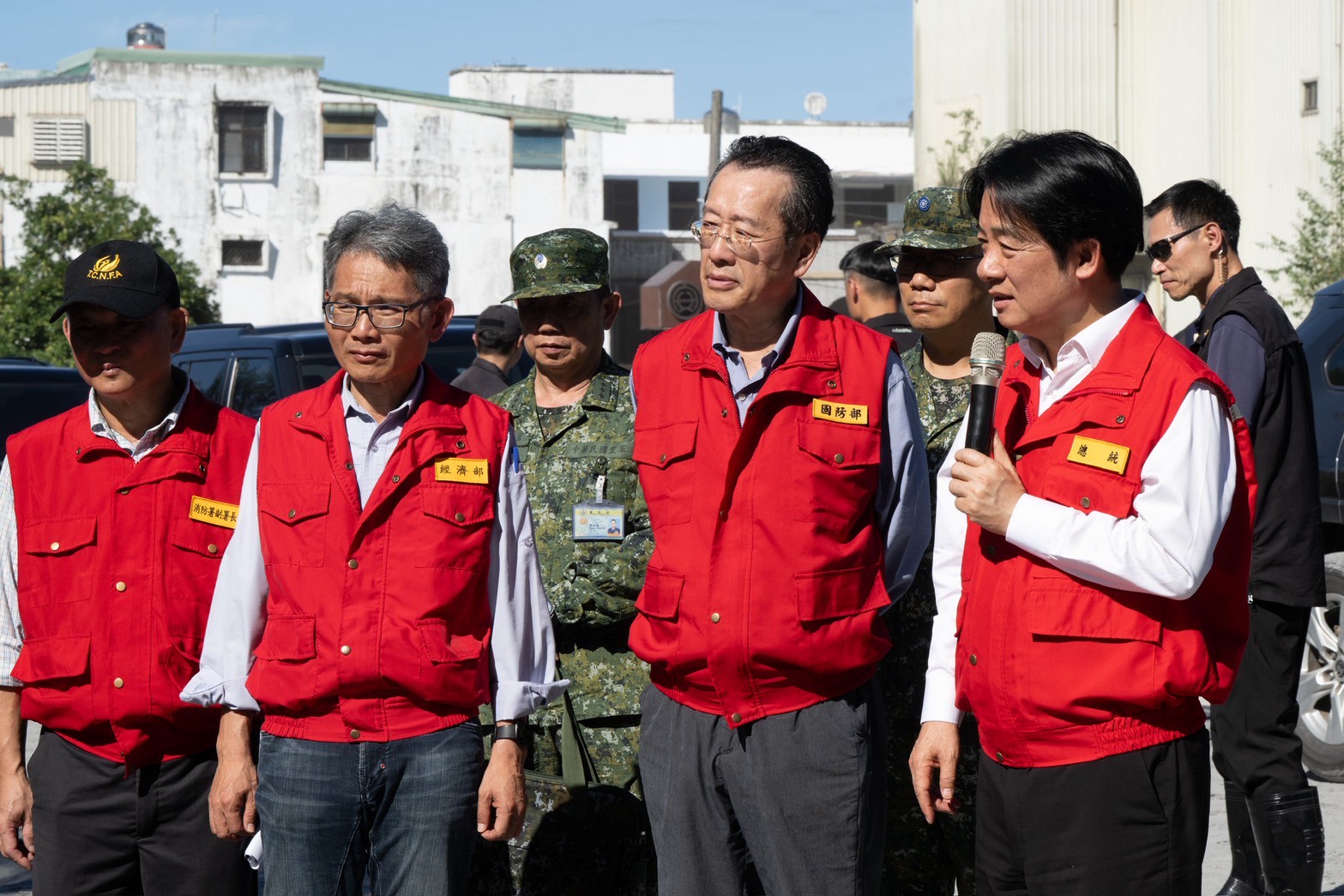 總統賴清德今日前往花蓮勘災，關心受災民眾及慰問救災國軍，並盼全國人民與花蓮人站在一起。（總統府提供）