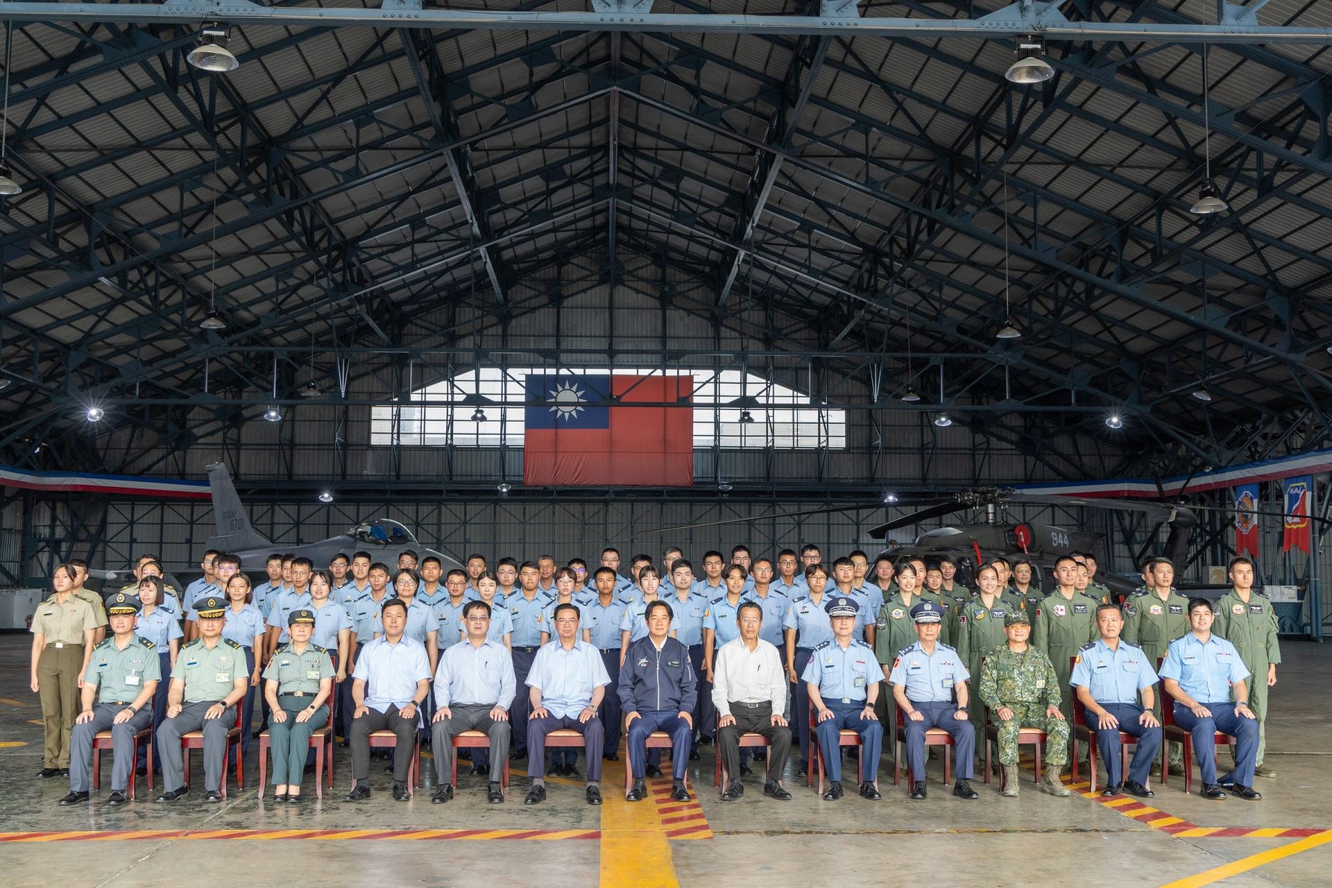 賴總統勗勉空軍第4聯隊，肯定部隊戰訓辛勞。（記者謝承宏攝）