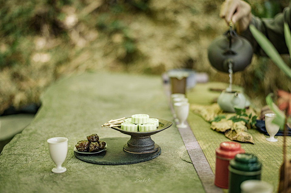 在綠意盎然的山林中體驗竹林茶席。（主辦單位提供）