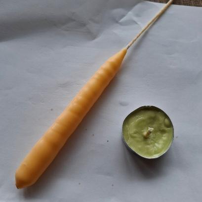 手作生命茶蠟燭DIY，把燭芯來來回回沾蠟的過程，就儼然是一場修行。（主辦單位提供）