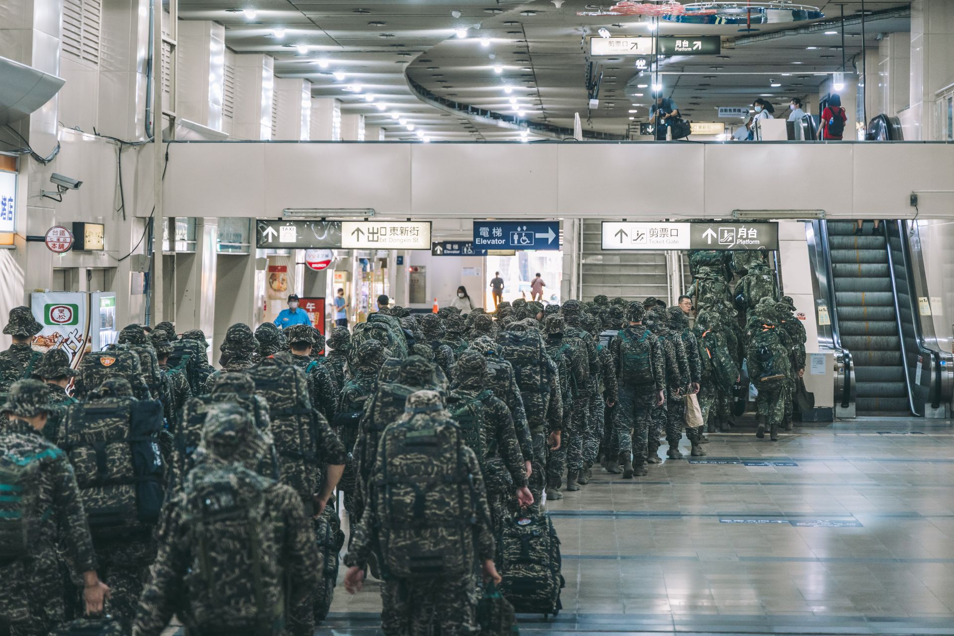 國軍加派千餘名兵力投入災區，盼能使花蓮地區民眾生活盡早恢復如常。（記者陳彥陵攝）