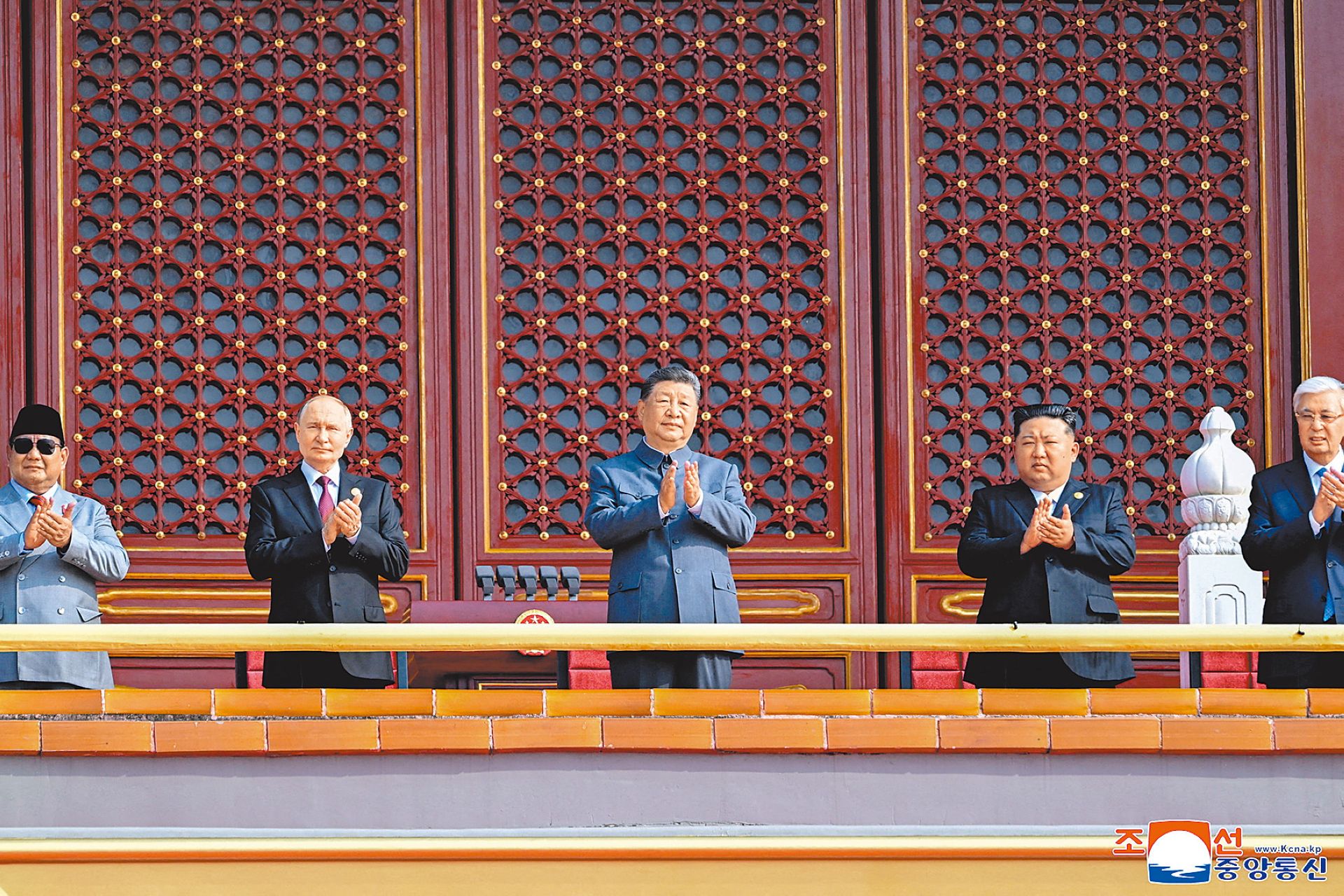 習近平、蒲亭和金正恩共同出席「九三閱兵」典禮，引發各界擔憂新威權軸心可能形成，衝擊國際秩序。（達志影像／美聯社資料照片）