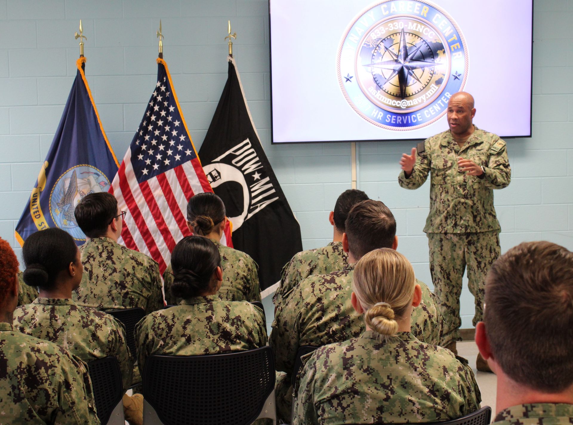 美國海軍後備單位召開指揮官與高階士官會議，強調建立動員能力的重要性。（取自DVIDS網站）