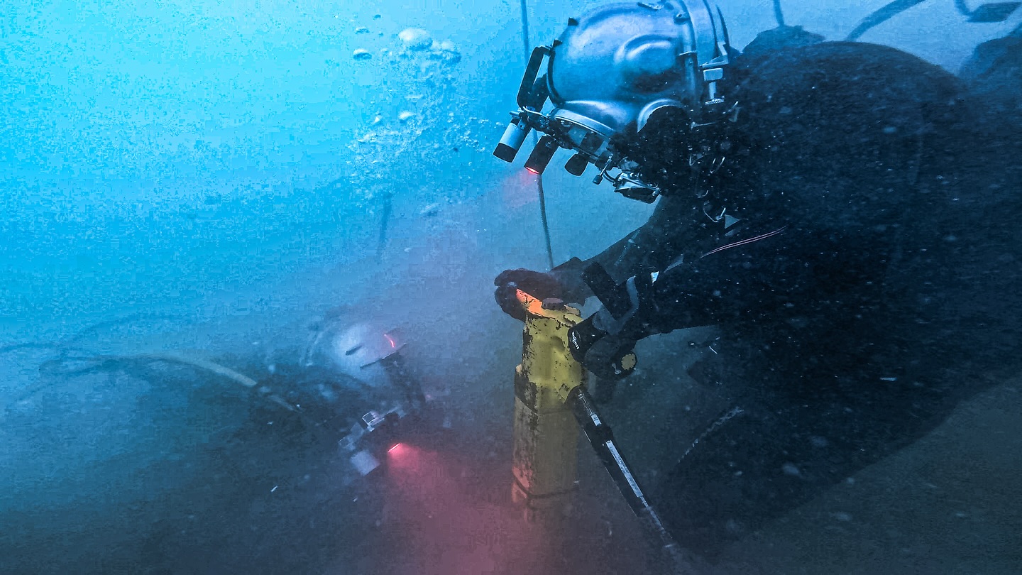  隸屬於第2艦隊的海軍遠征作戰部隊 （NECF） 是一支經過特殊訓練、擅長在惡劣環境下，進行潛水、輕型打撈、水下施工和軍事工程作業。（取自美國海軍第2艦隊FB官網）