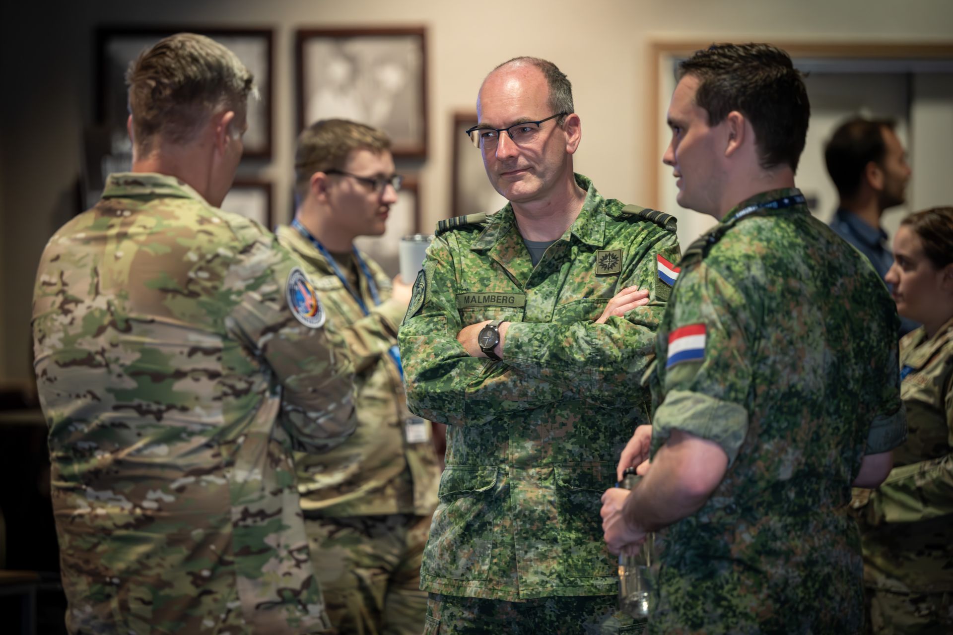 美軍持續攜手盟邦舉行太空演訓，肆應俄「中」反衛星武器的潛在威脅。圖為法軍代表參與今年度美軍「全球哨兵」演訓。（取自DVIDS網站）