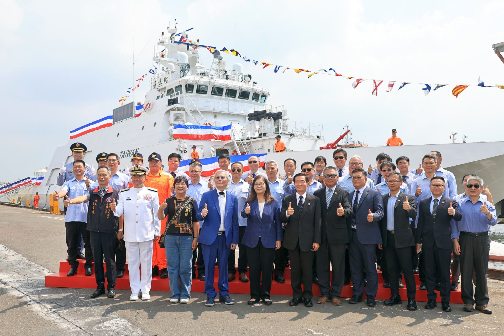 海巡署艦隊分署今日舉行「600噸級巡防艦第10艘CG612蘇澳艦交船暨第11艘CG613命名下水」聯合典禮，為海域執法再添新戰力。（記者孫建屏攝）
