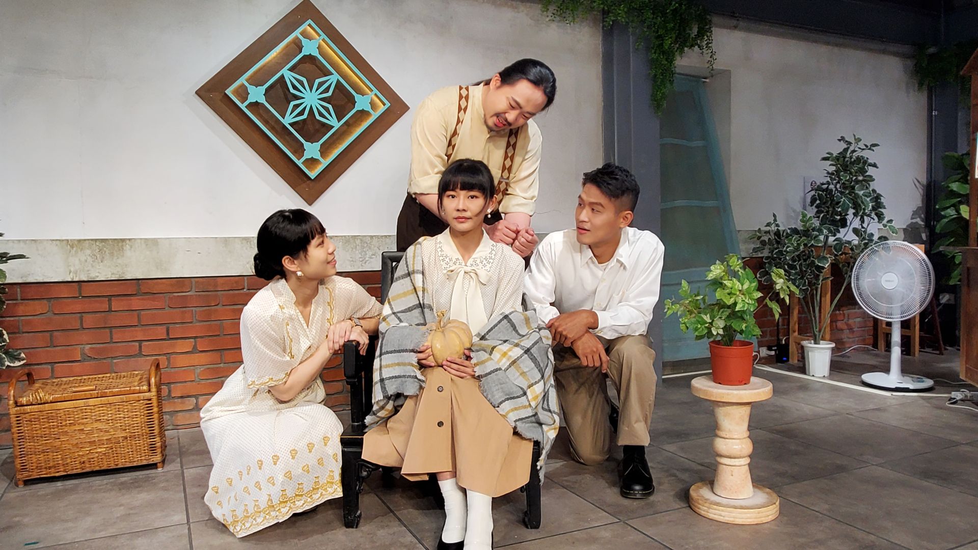 盜火劇團《窗外明媚》，將中心新村眷戶的口述歷史化記錄生活樣貌的戲劇，描繪眷村裡離散與團圓的故事。（記者黃朝琴攝）