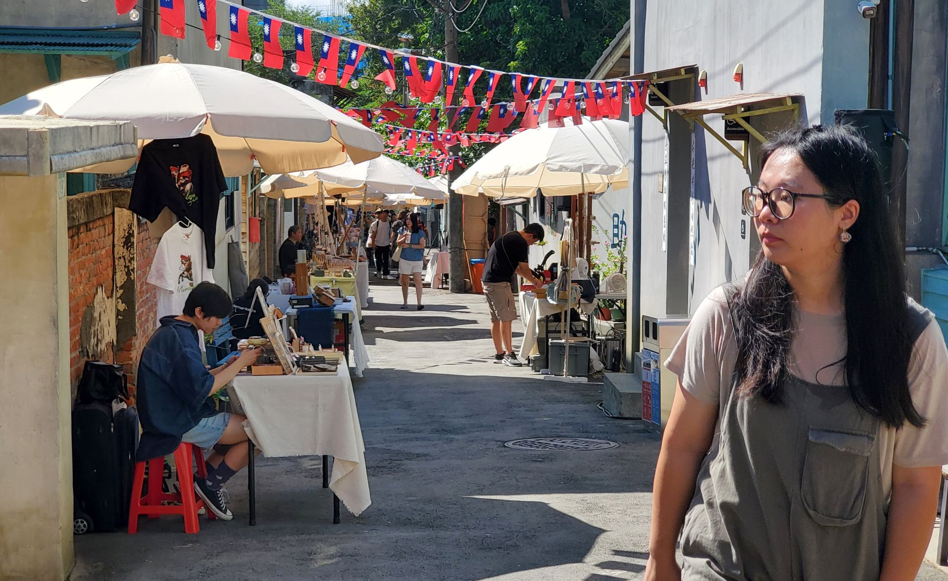 第一週適逢中秋連假，中心新村邀請以古件和創意好物見長的「小蝸牛市集」擺攤。