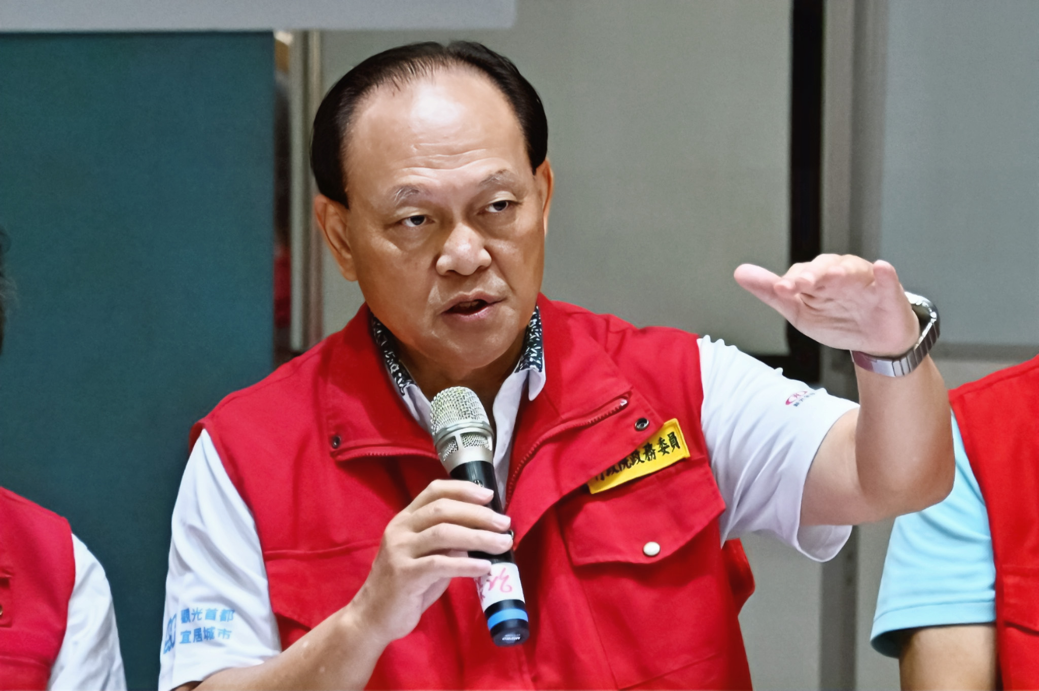 中央災害應變中心前進協調所總協調官季連成指出，今日救災工作重點為災區側溝全面清理、全力搜救失聯民眾、加速佛祖街清淤作業等。（行政院提供）