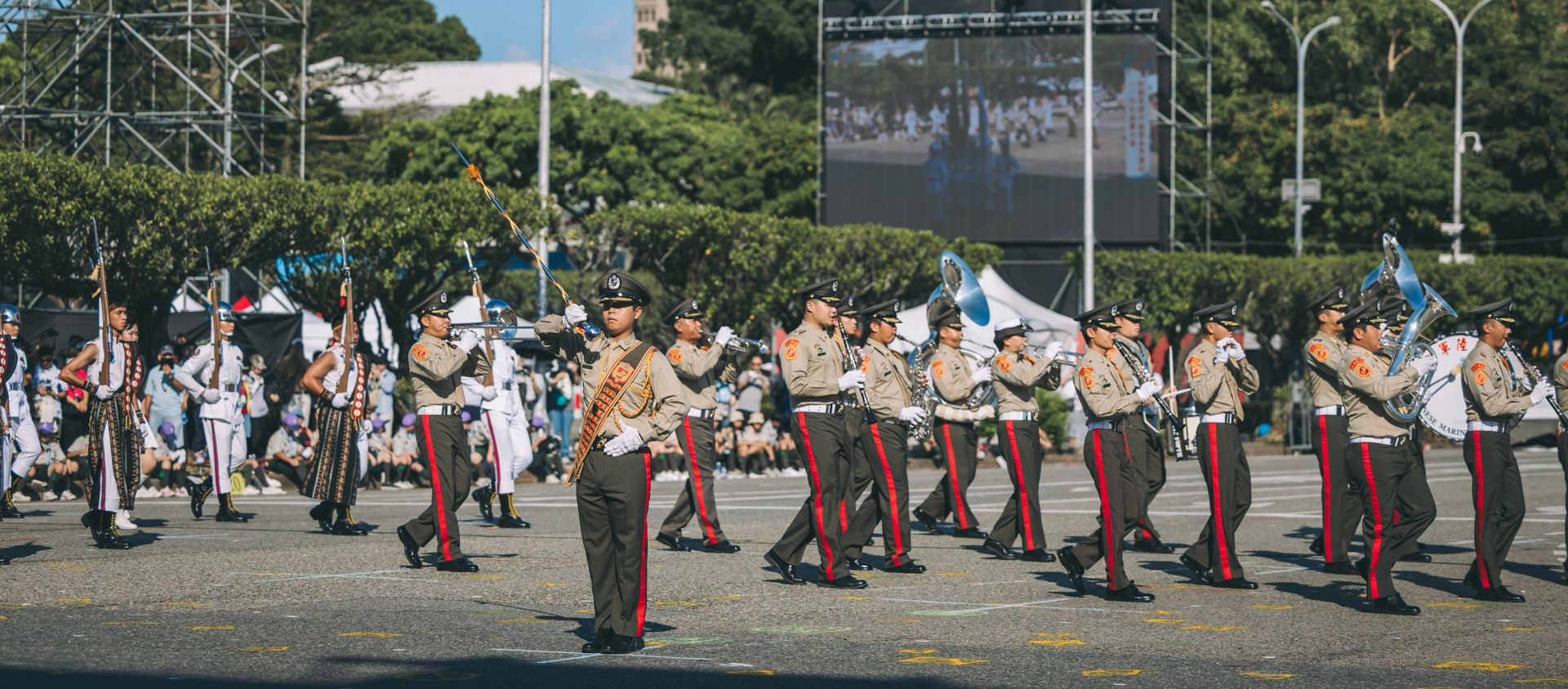  海軍陸戰隊樂隊首次參與國慶大會表演，精采演出博得滿堂彩。（記者陳彥陵攝）