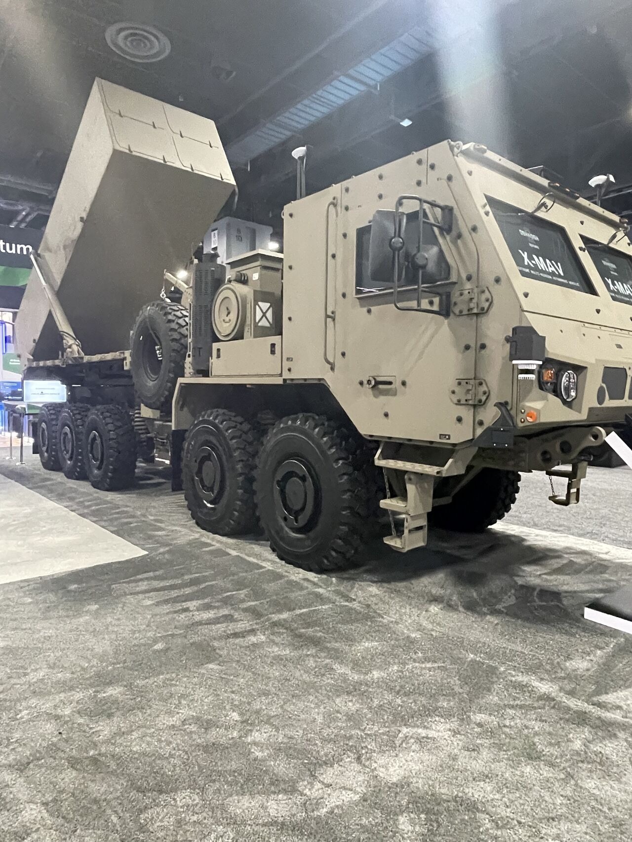  「極限版」X-MAV可搭載4枚「戰斧」巡弋飛彈，具備空運彈性與雄厚部署潛力。（取自奧希科什「Ｘ」帳號）