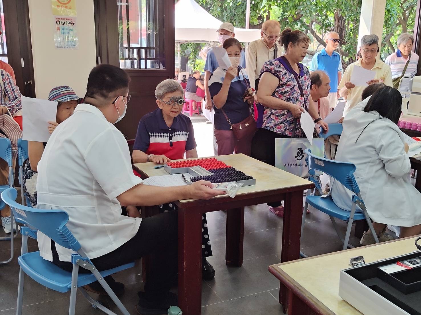 銀髮關懷動起來！臺中社會局攜手國際同濟會 打造溫馨健康嘉年華。（社會局提供）