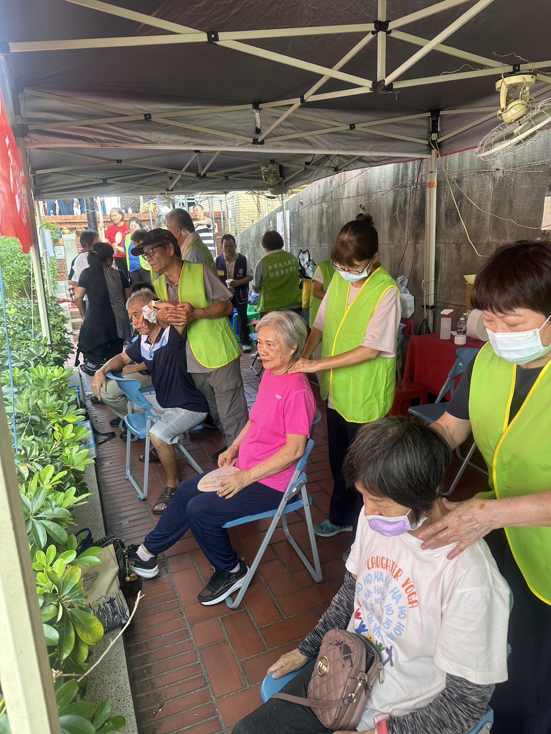 銀髮關懷動起來！臺中社會局攜手國際同濟會 打造溫馨健康嘉年華。（社會局提供）