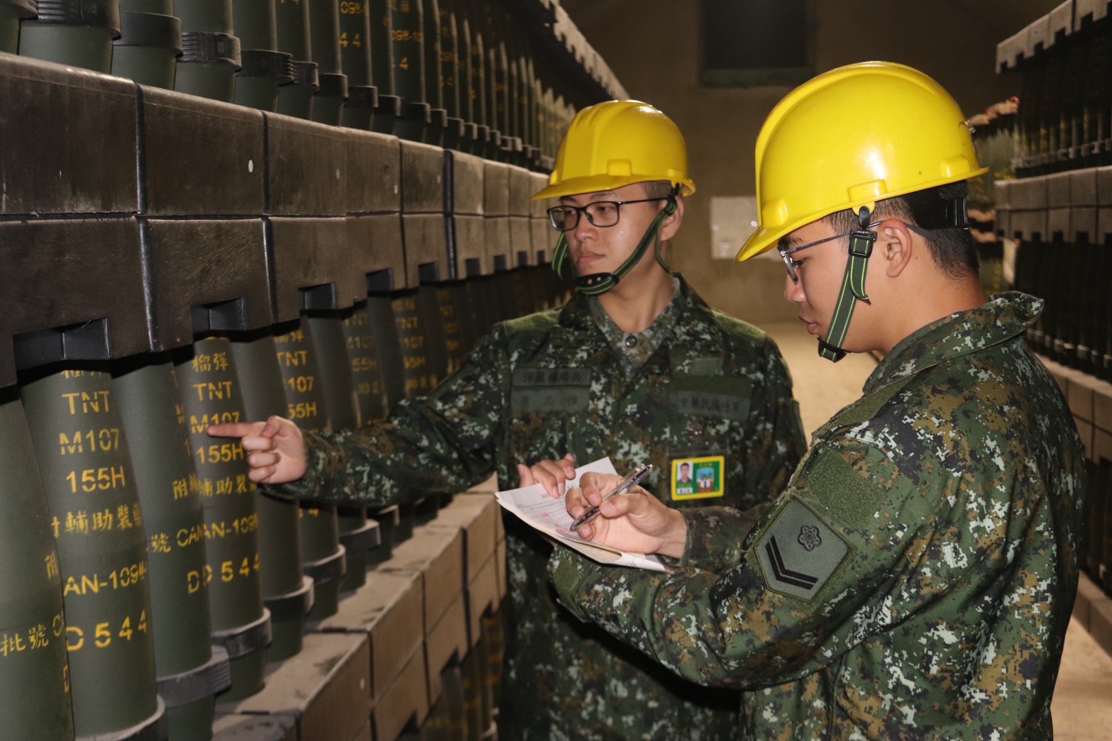 官兵定期實施庫儲設施巡管，並配合械彈特別清點時機進行清查，確保彈藥符合帳籍。（3支部提供）