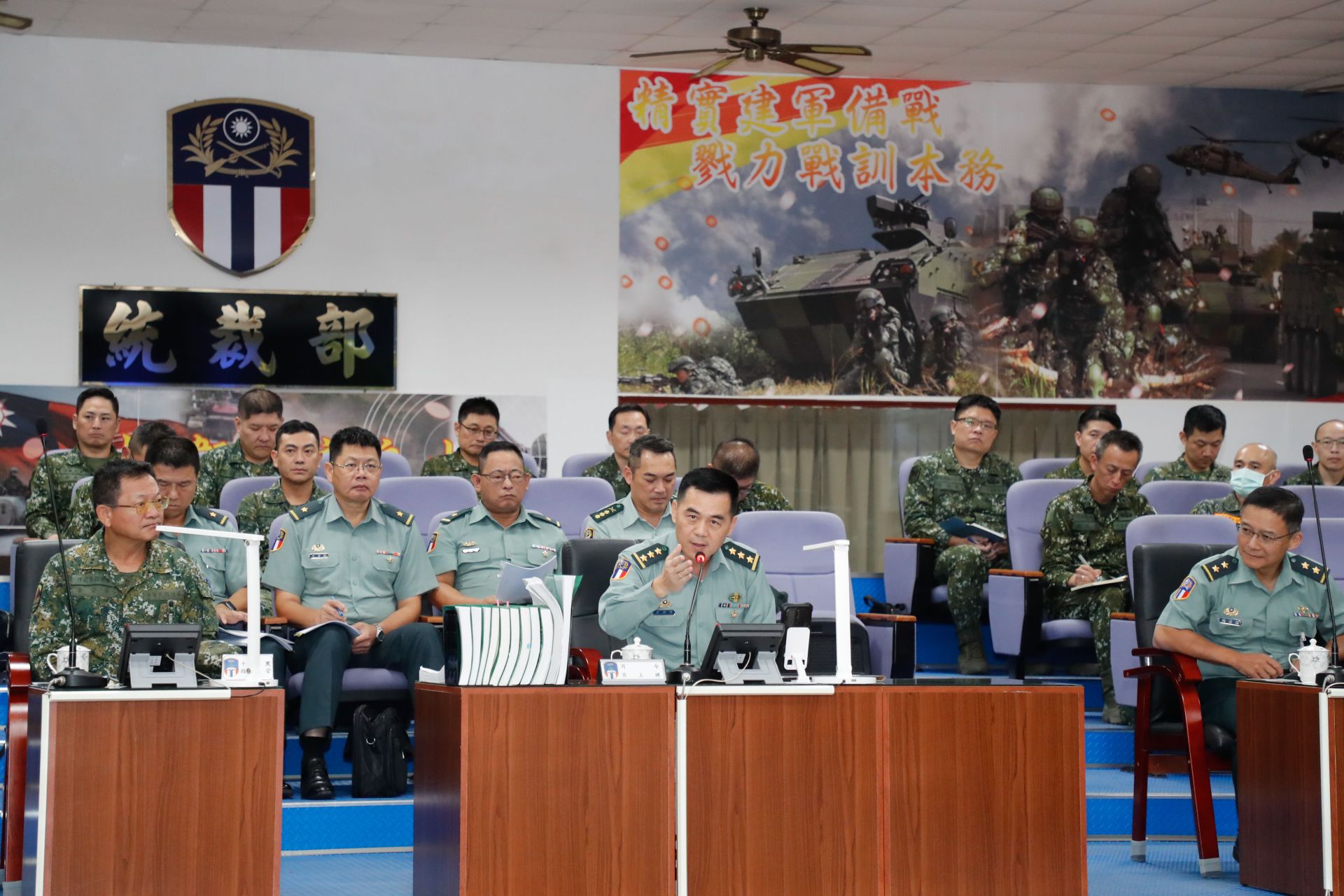 陸軍司令呂坤修上將視導「陸勝操演」整備，勉務實執行實戰化訓練。（陸軍司令部提供）