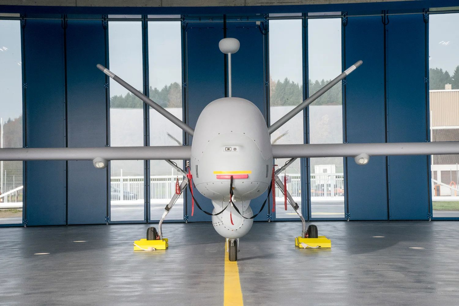    Hermes 900是Hermes 450的後繼機種，專為戰術任務設計，性能更強大，續航時間超過30小時。（取自Elbit Systems 網站）