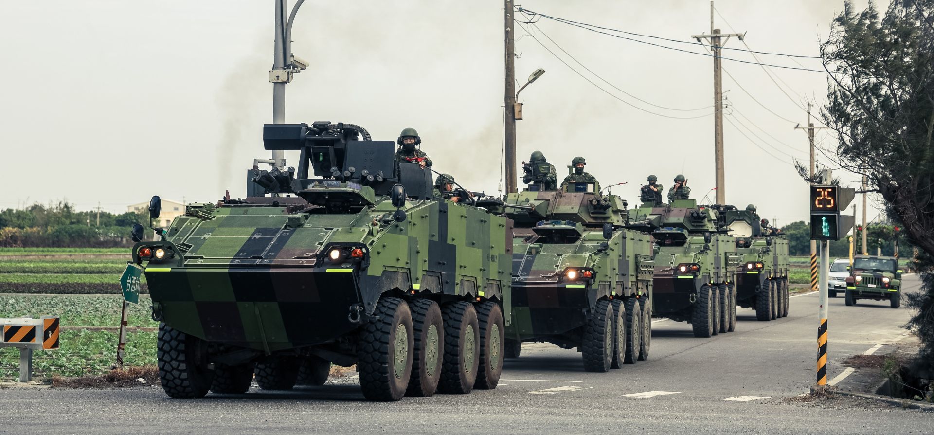 裝甲542旅昨日派遣CM34裝步戰鬥車等各式車輛投入演練，驗證作戰效能。（記者葉軒瑜攝）