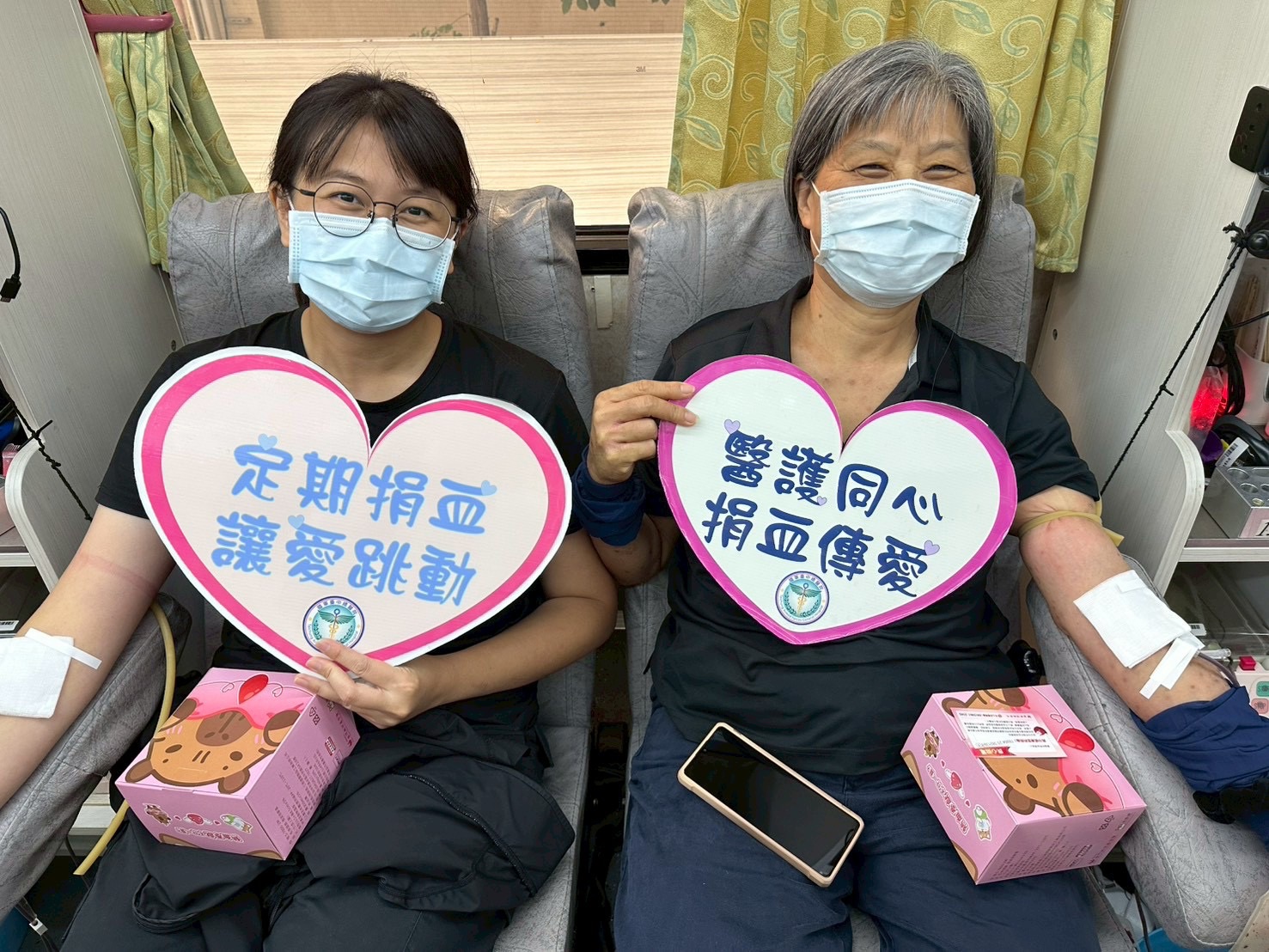 軍民熱情響應捐血活動，用熱血傳遞愛與希望。（國軍臺中總醫院提供）