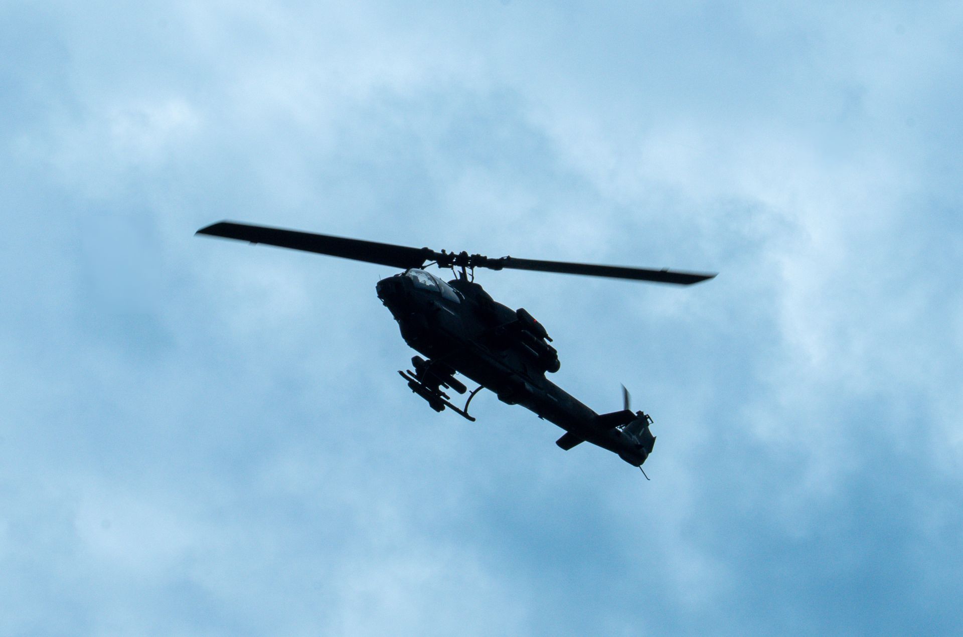 AH-1W直升機協同234旅地面部隊，進行火力打擊。（記者張雅淳攝）