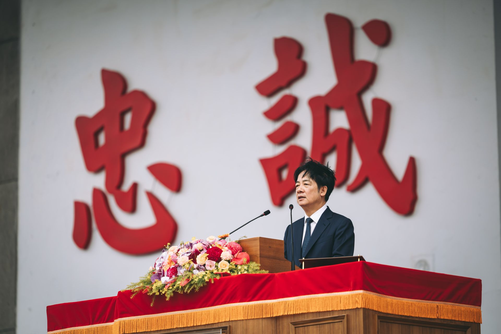 賴總統主持M1A2T戰車成軍典禮」時指出，新興單位的成軍，是展現國軍邁向「新訓練、新思維、新裝備、新科技」的重要里程碑。（記者陳彥陵攝）