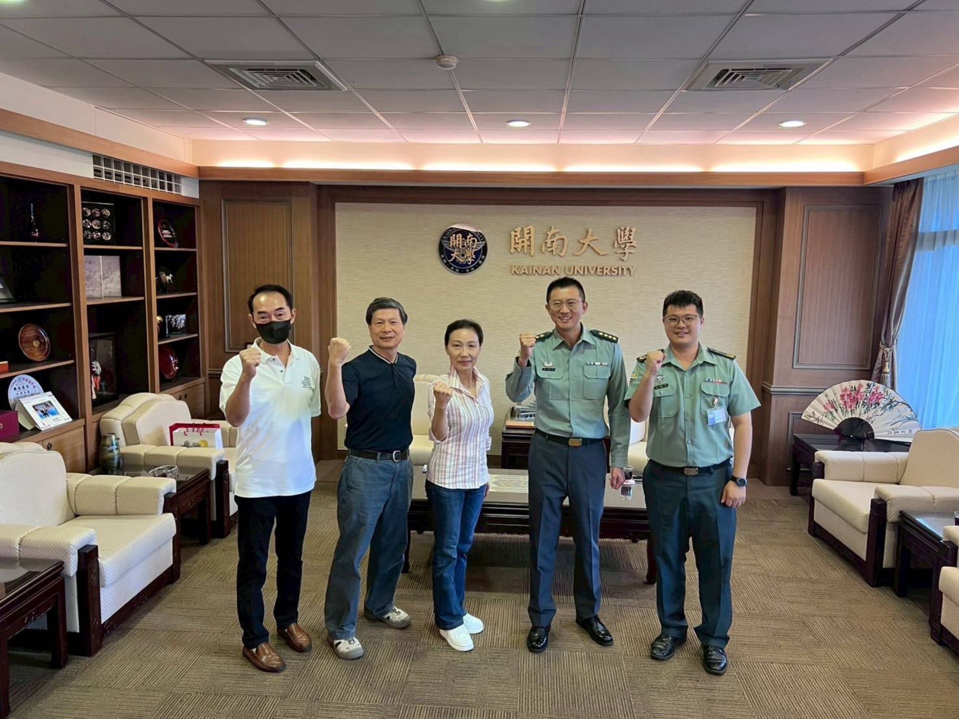 3支部運輸兵群指揮官張上校拜會開南大學，拓展人才招募管道。（3支部運輸兵群提供）