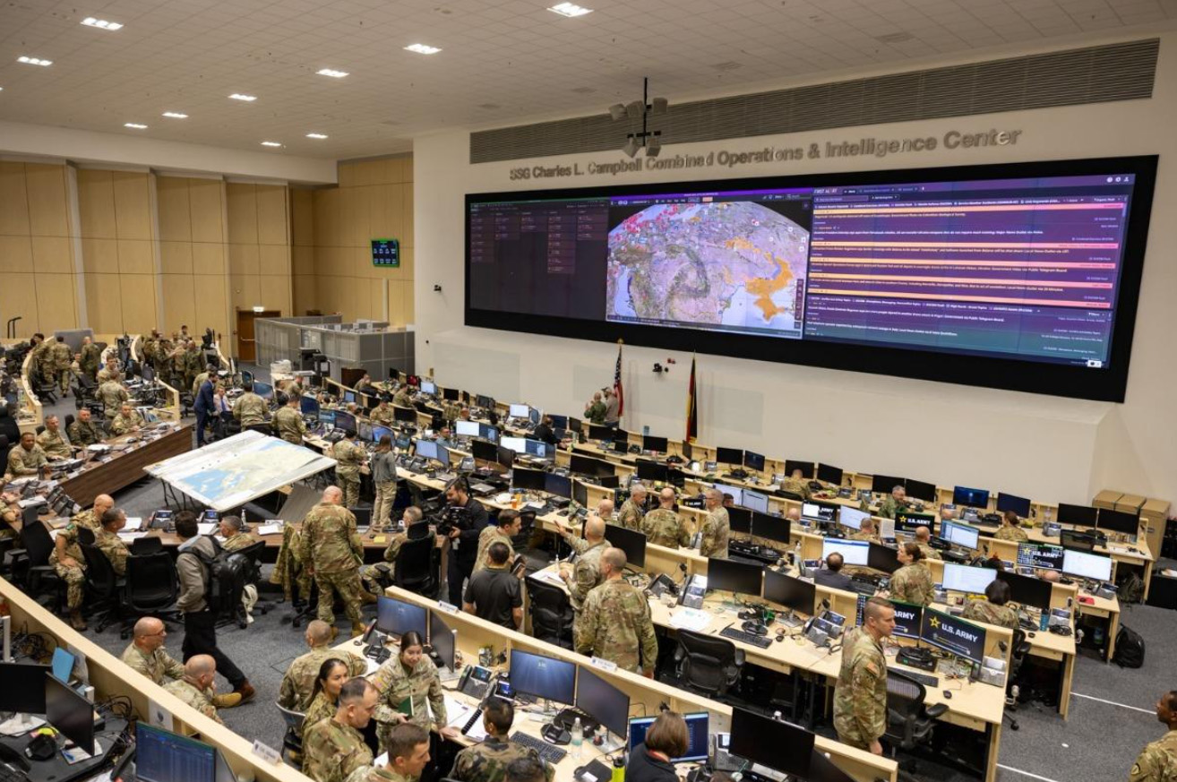 美軍與北約在「堅定對決25」等指參聯演中，強化聯戰能量並模擬執行協防任務。（取自北約盟軍地面司令部網站）