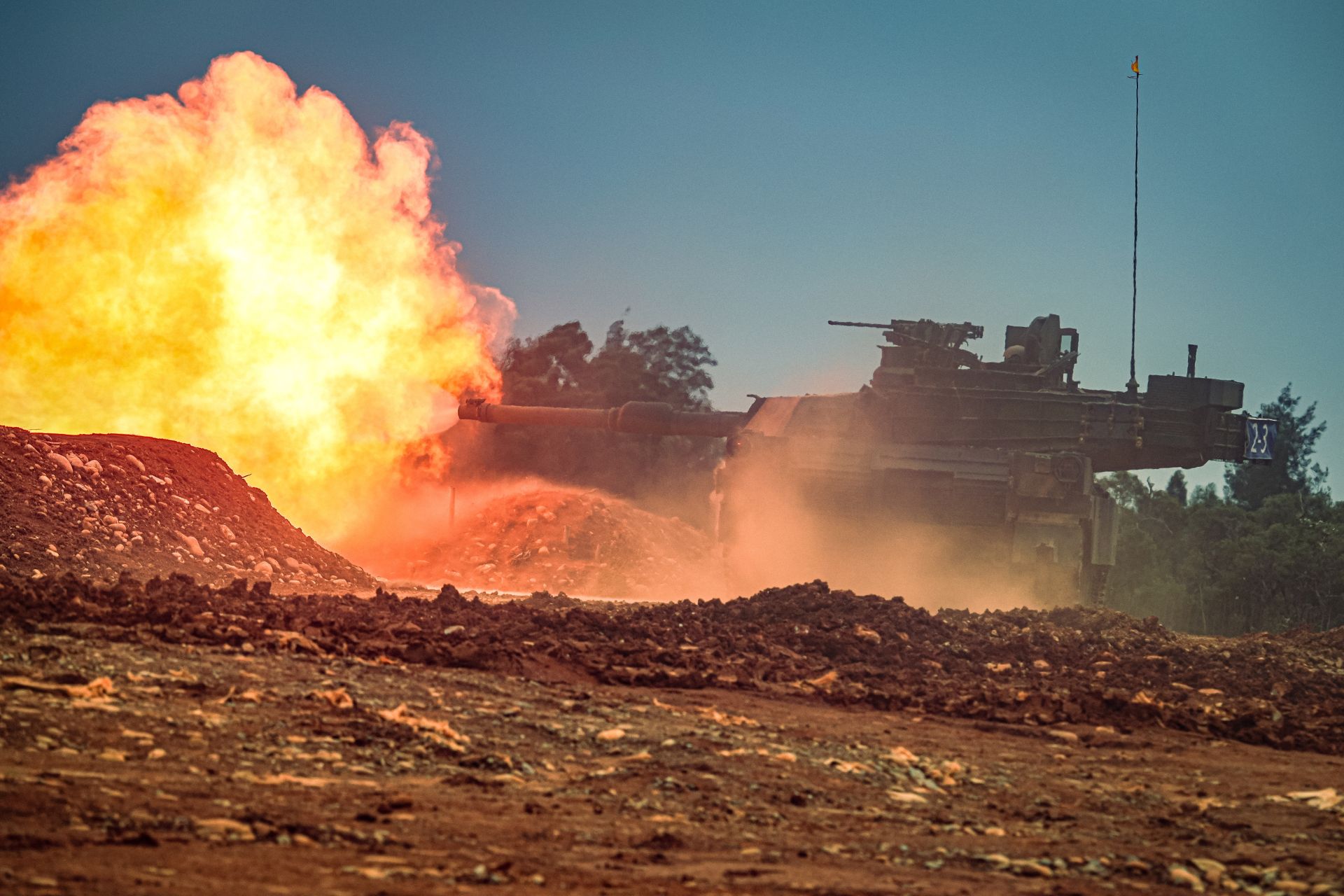 M1A2T戰車是我國裝甲部隊邁向智慧化、資訊化的重要象徵。圖為日前實彈射擊實況。（本報資料照）