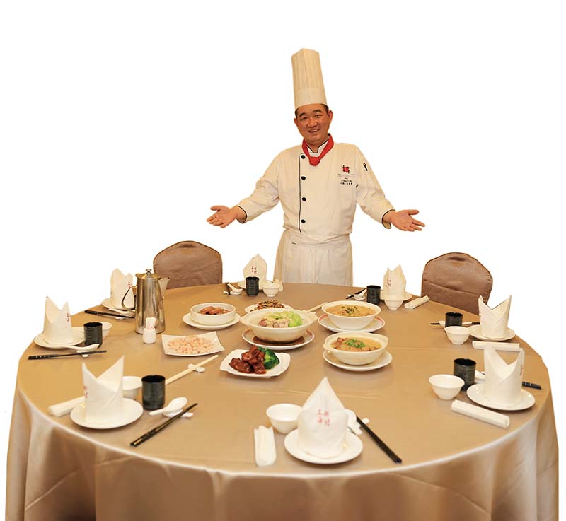 上海鄉村主廚翁宥康歡迎大家品嚐道地家鄉菜。