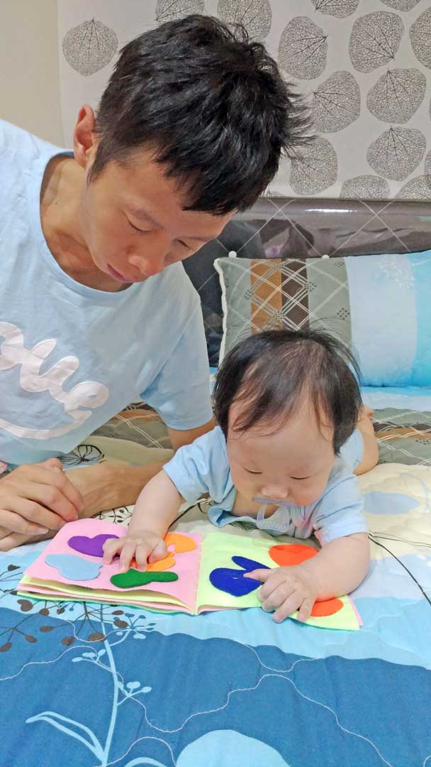 在孩子學習站與爬的階段，應讓他在安全區域可以自由探索，是為孩子建立規範的開始。
