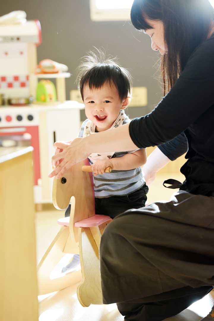 「媽媽的愛、父母帶我出去玩、溫暖的家」，就是父母給孩子最好的禮物。