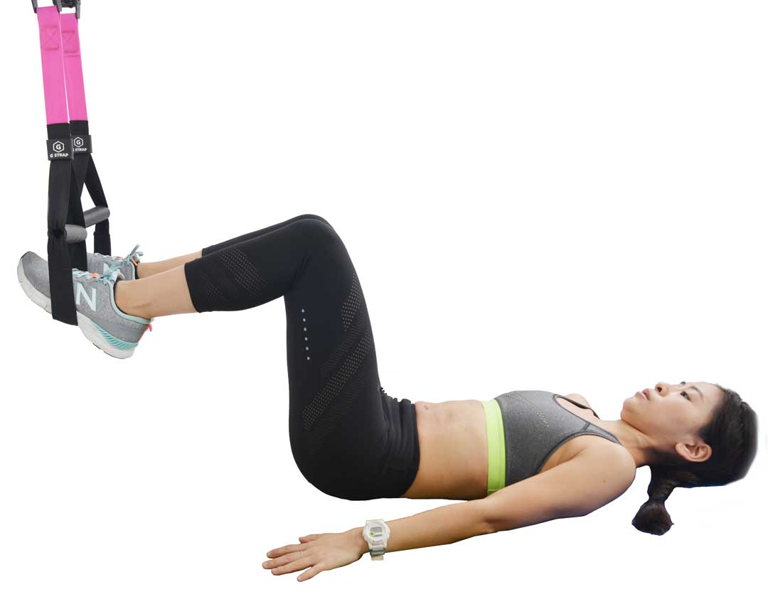 兩側手臂也與身體呈45度角外放。