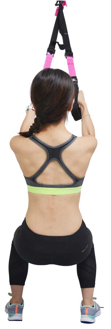 深蹲是下半身最有效率的訓練動作，能刺激腹部、腿部與臀部肌肉群。