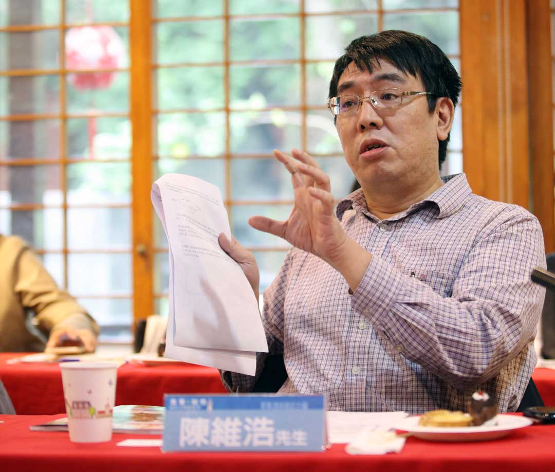 《軍事連線》雜誌主編陳維浩表示，紙本媒體不會被網路取代，雜誌透過編排可以比網路媒體更吸引人。
