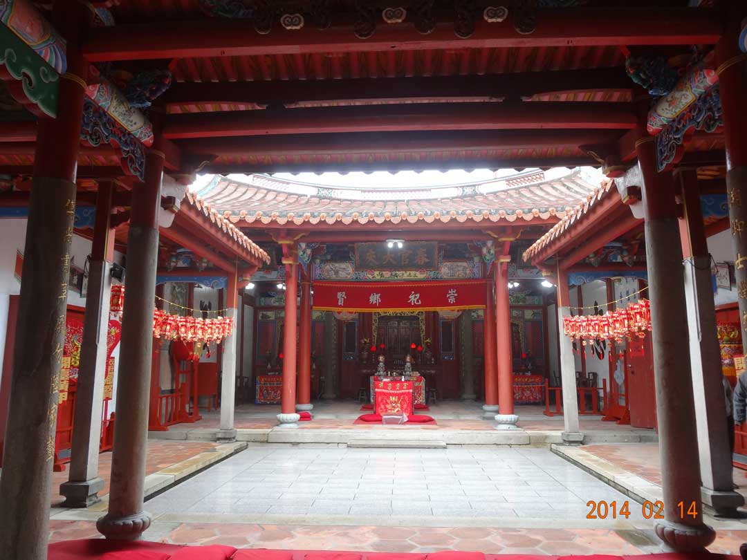 位於北門街的鄭氏家廟，參觀閩式的院落建築，都能喚起古早生活的記憶餘韻。