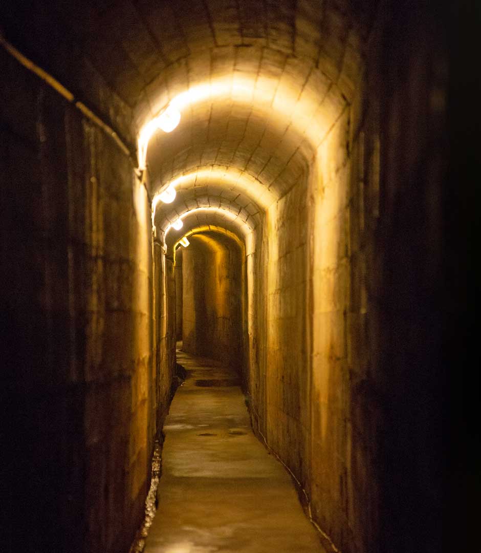 瓊林地下戰鬥坑道是金門規模最大的民防坑道。