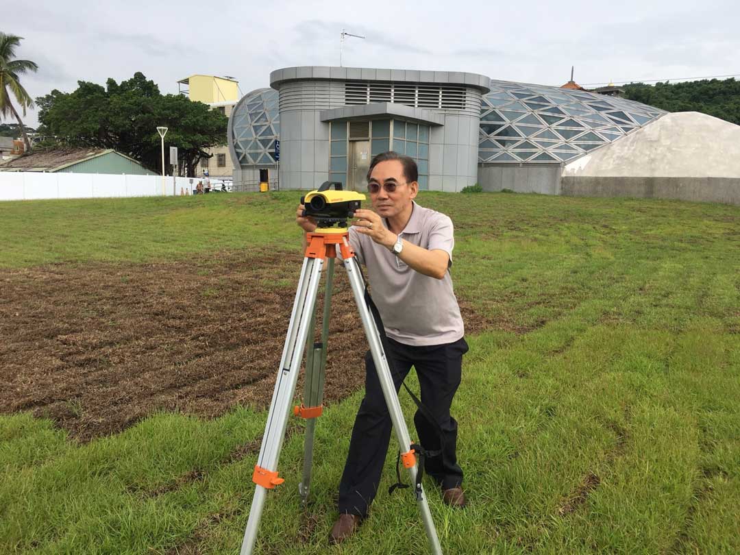 勤奮不懈的羅坤龍，為走過的每一段歷程留下不凡的成就。