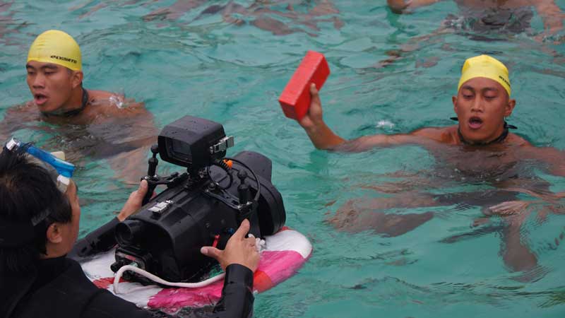 楊守義在後製水下作業大隊的過程中，見證學員的蛻變和成長。